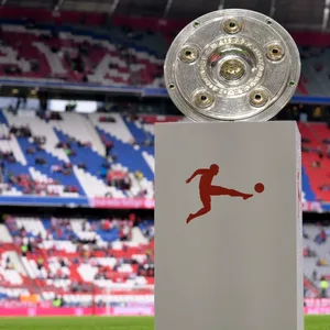 Die Bundesliga wird in zahlreiche Länder übertragen. Die TV-Rechte sollen jetzt frisches Geld einbringen.