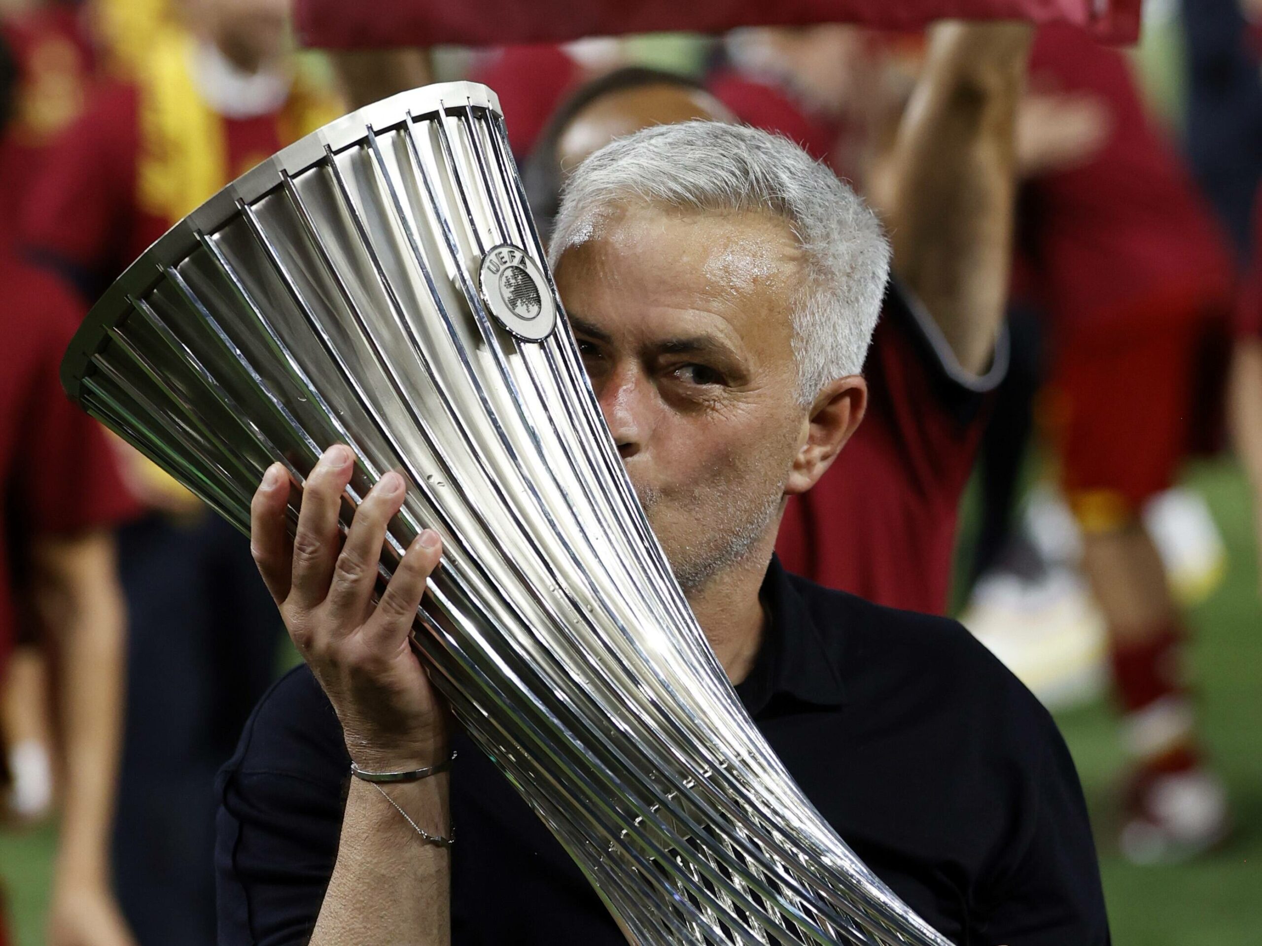 José Mourinho ist der erste Trainer, der alle drei europäischen Trophäen gewinnen konnte.
