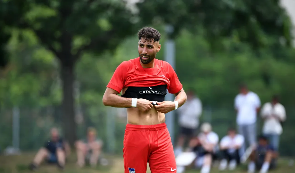 Hertha-Neuzugang Nader El-Jindaoui sorgte beim Testspiel der U23 für einen Platzsturm.