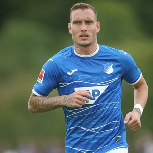 Sticht RB Leipzig Dortmund und Bayern im Rennen um David Raum aus?