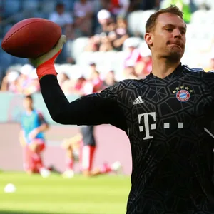 Auch wenn es anders aussieht: Manuel Neuer wird kein Football-Spieler. Er wird Gastronom.
