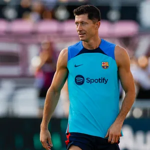 Robert Lewandowski tritt nach seinem Wechsel zum FC Barcelona gegen den FC Bayern nach.