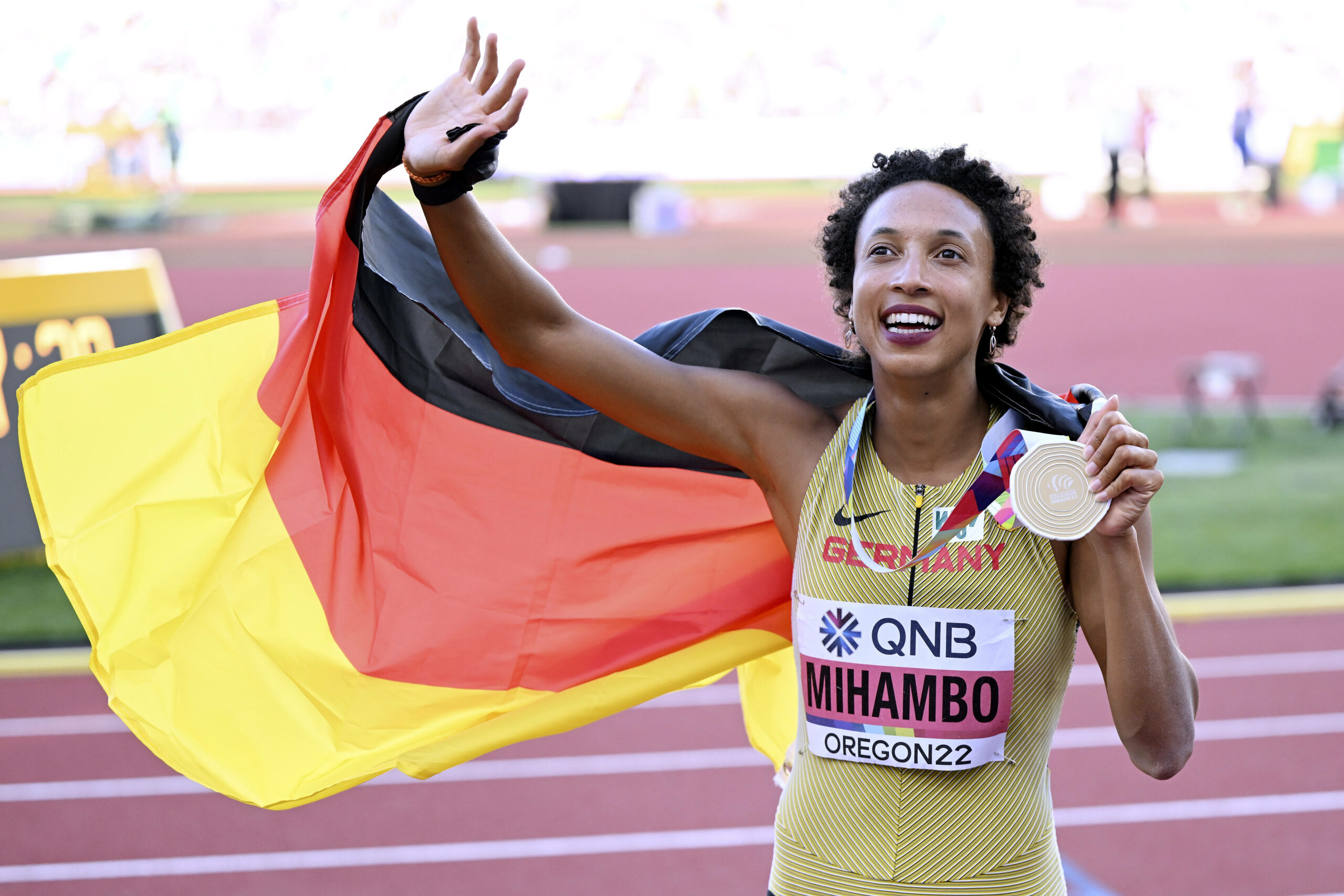 Malaika Mihambo springt bei der Leichtathletik-WM in Eugene zur Goldmedaille.