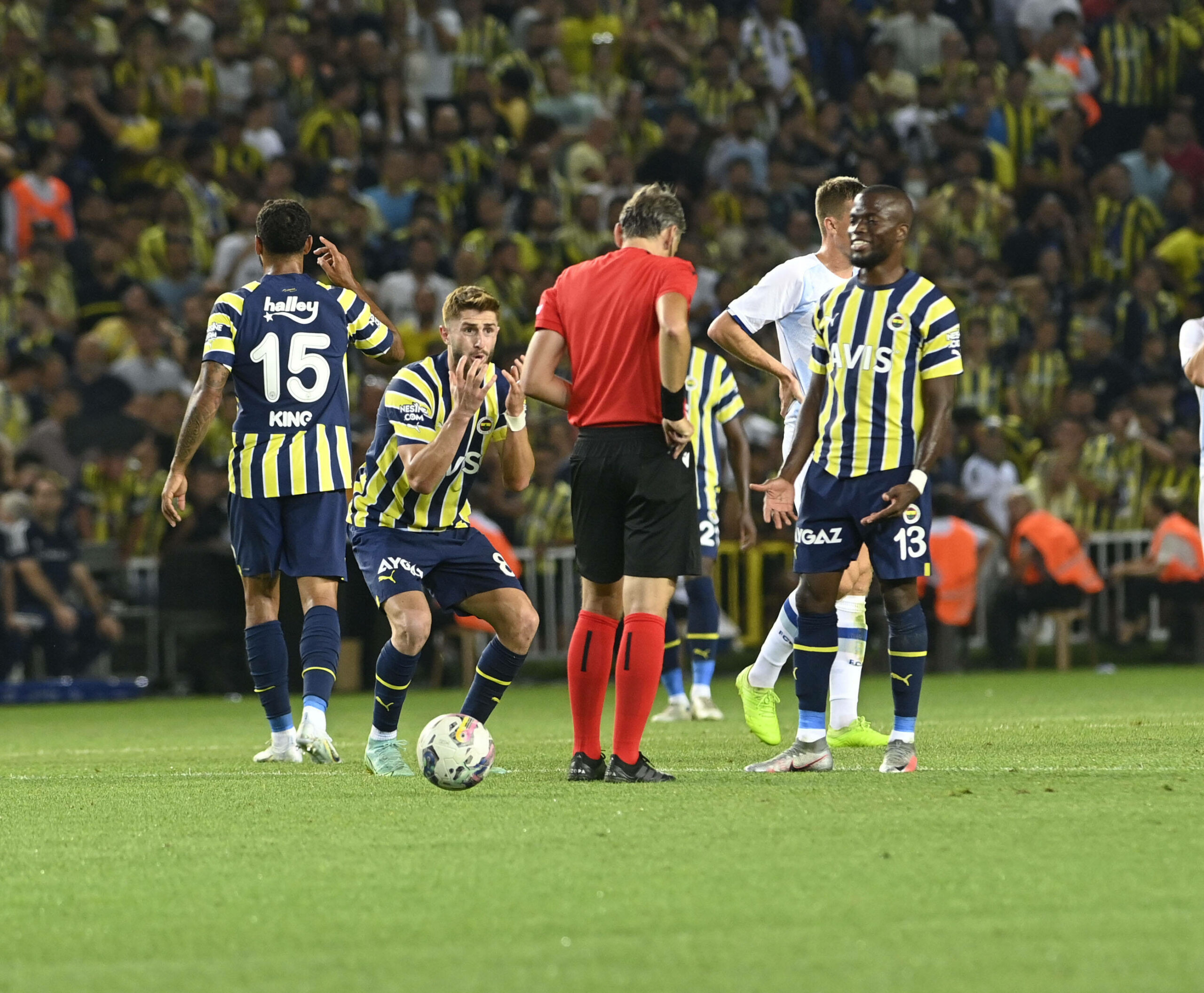 Fenerbahce Istanbul entschuldigt sich nicht für das Verhalten seiner Fans.