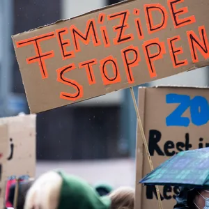 Plakat auf einer Demo