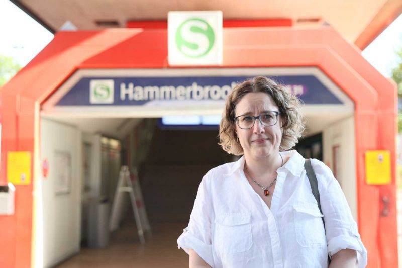 Saskia Bunn (42) aus Pinneberg hat gemerkt, dass die S3-Züge noch voller als sonst geworden sind.