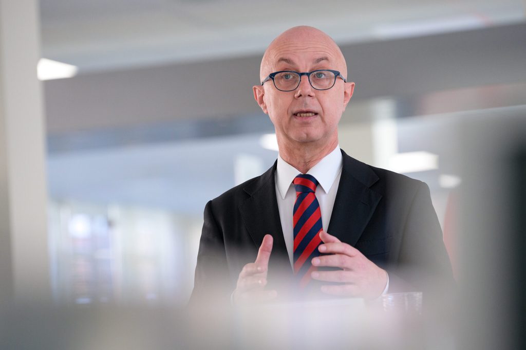 Sönke Fock, Vorsitzender der Geschäftsführung der Arbeitsagentur Hamburg, stellte am Mittwoch die neuen Zahlen vor. (Archivbild)