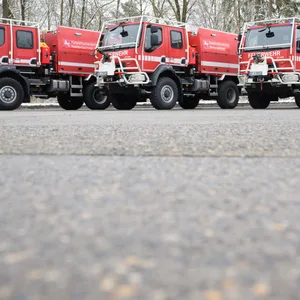 Waldbrandlöschfahrzeuge „CCFM 3000“ des Niedersächsischen Landesamtes für Brand- und Katastrophenschutz (NLBK).