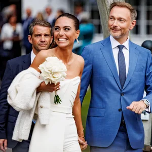 „Welt“-Reporterin Franca Lehfeldt und Finanzminister Christian Lindner (FDP) heirateten im Sommer auf Sylt.