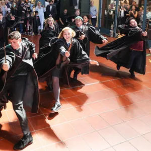 Tänzer Harry-Potter-Theaterstück in der Wandelhalle