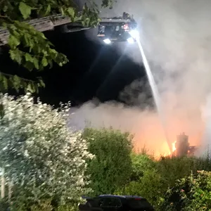 Großbrand auf Sylt – Feuerwehr rettet 12 Menschen