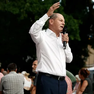 Bundeskanzler Olaf Scholz (SPD) bei seinem Auftritt in Neuruppin.