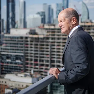 Bundeskanzler Olaf Scholz (SPD)beim deutsch-kanadischen Wirtschaftsforum in Toronto. Im Mittelpunkt der Reise steht die Zusammenarbeit beider Länder im Klima- und Energiebereich.