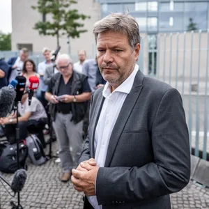 Habeck nach der Sitzung des Bundeskabinett im Kanzleramt.