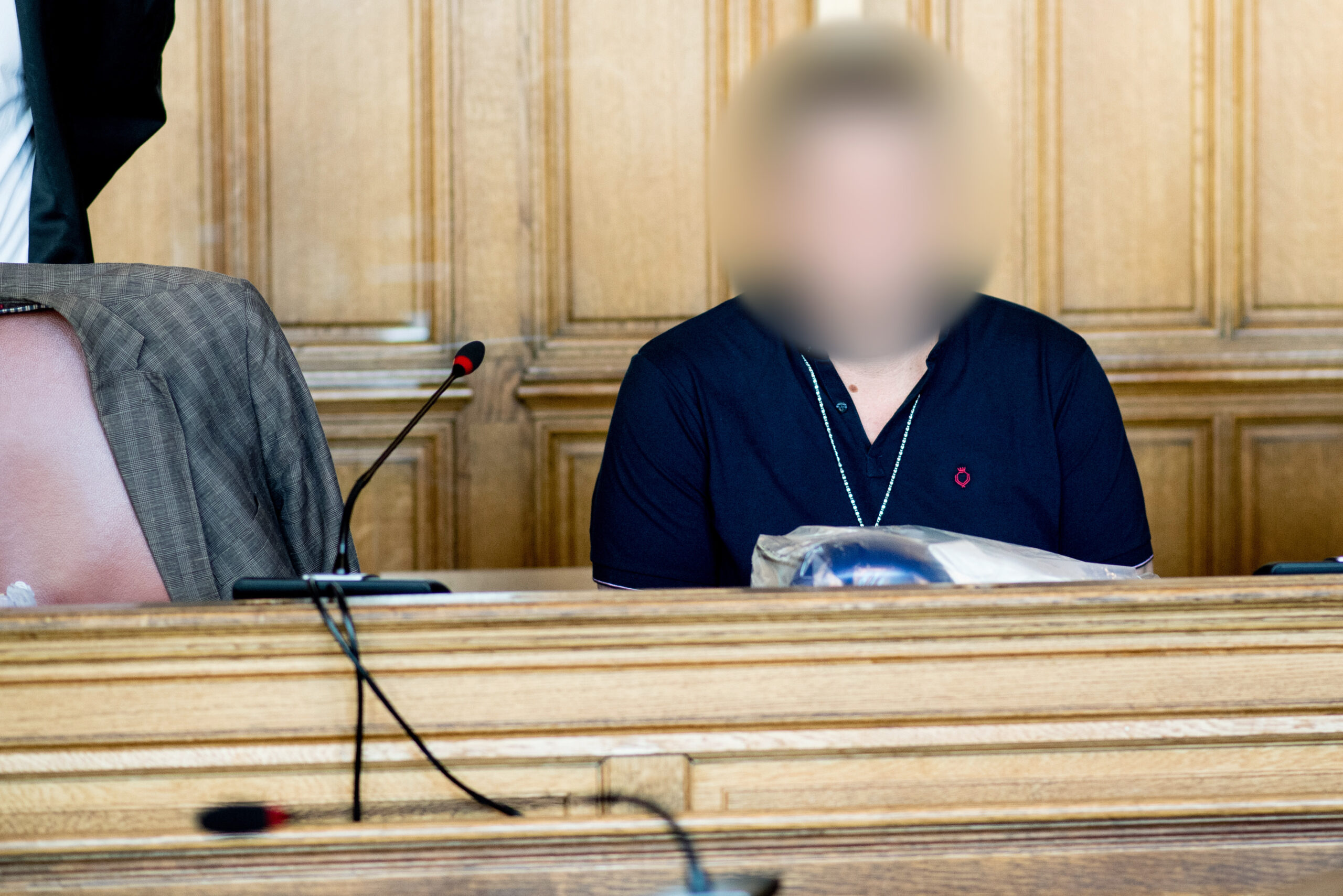 Dem angeklagten Mann wird vorgeworfen, seine Ehefrau im Februar 2022 in Bremerhaven betäubt und im Anschluss erwürgt zu haben.