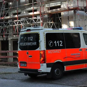 Auf Hamburger Baustelle: Arbeiter stürzt in die Tiefe und stirbt