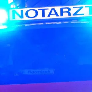 Frau sticht auf Mann ein und verletzt ihn lebensgefährlich