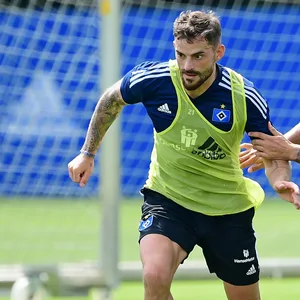 Tim Leibold und Ludovit Reis im HSV-Training
