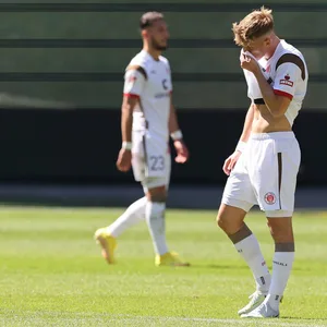David Otto (r.) wurde eingewechselt, konnte das Spiel aber auch nicht mehr drehen.