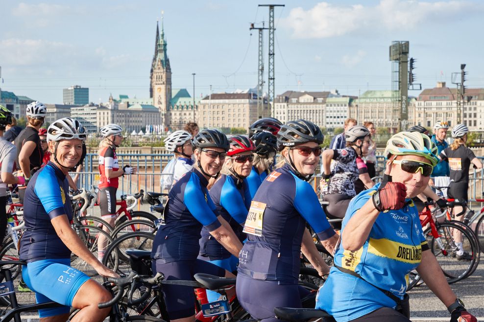 Rund 14.000 Radlerinnen und Radler nahmen an den Cyclassics teil.