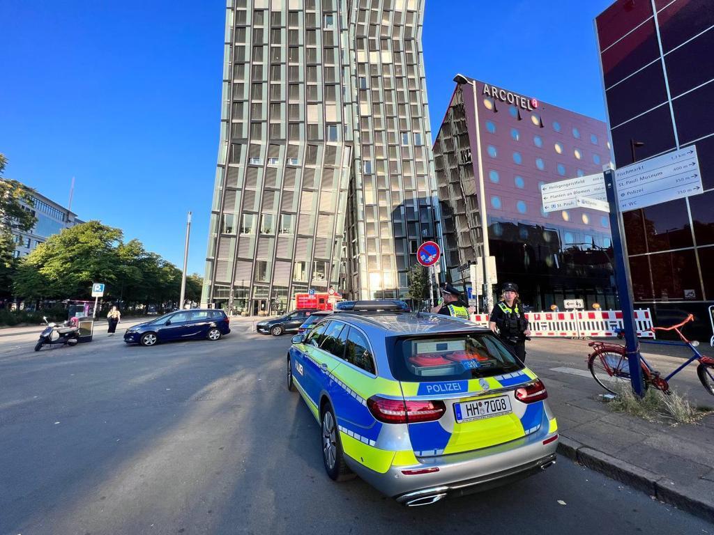 In einem Hotel auf dem Hamburger Kiez gab es einen Toten und drei Verletzte.
