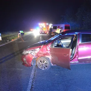 Die beiden am Unfall in Schwarzenbek beteiligten Fahrzeuge wurden abgeschleppt.