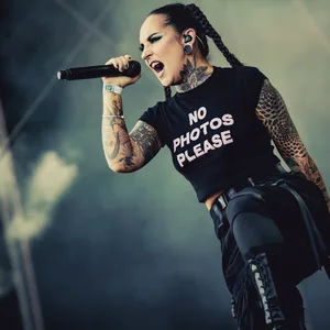 Tatiana Shmailyuk, Frontfrau der ukrainischen Metalcore-Band Jinjer.
