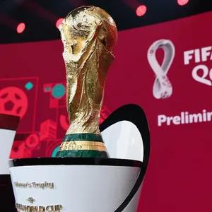 Die FIFA Weltmeisterschaft wurde auf einen früheren Zeitpunkt verschoben.