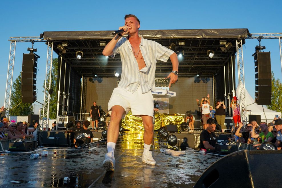 Julian Sommer auf der Mallorcaparty in Waghäusel