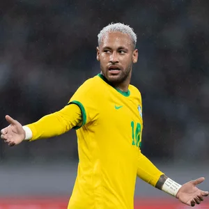 Neymar Jr. zog durch sein Verhalten bei der letzten WM viel Unmut von Fans auf der ganzen Welt auf sich.