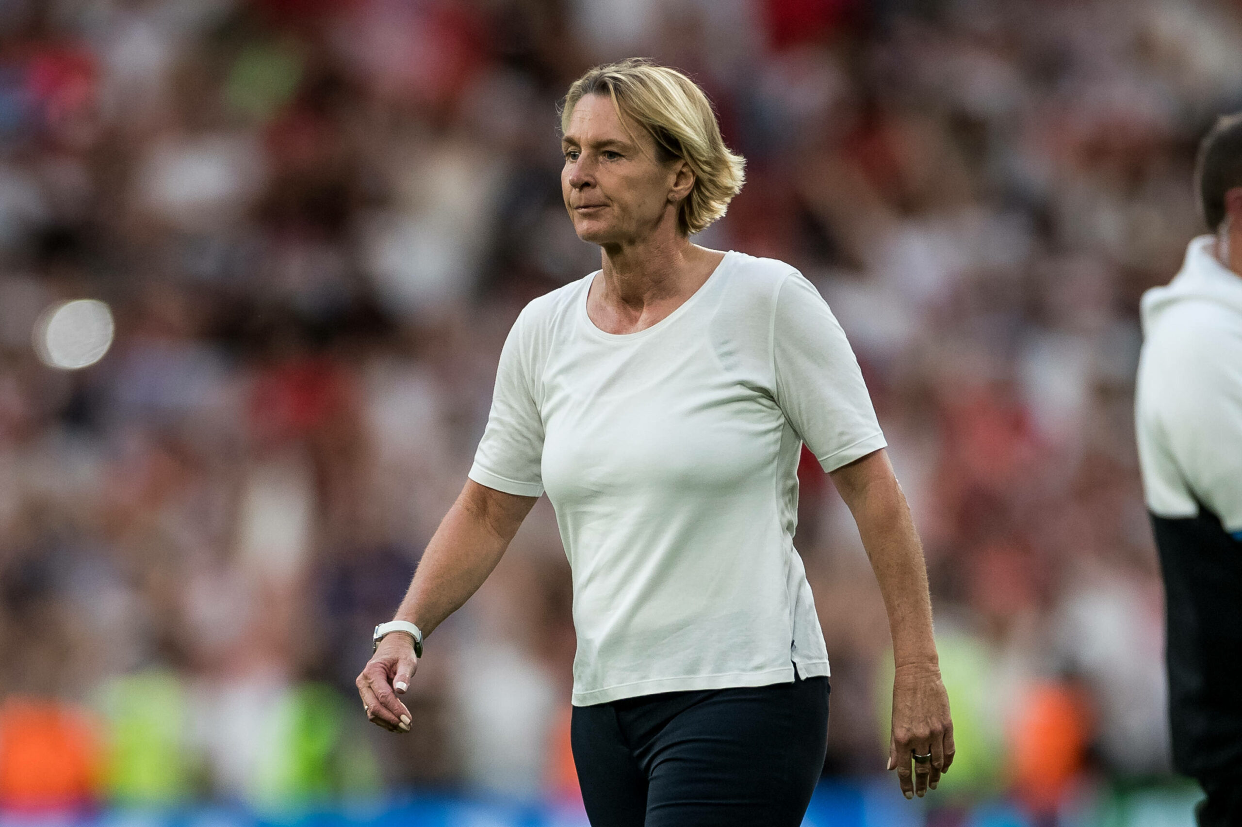 Bundestrainerin Martina Voss-Tecklenburg hat noch immer an der Niederlage im Endspiel der EM zu knabbern.