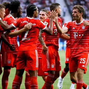 Jubel-Arie beim FC Bayern: Der Rekordmeister glänzte zum Auftakt in Frankfurt.