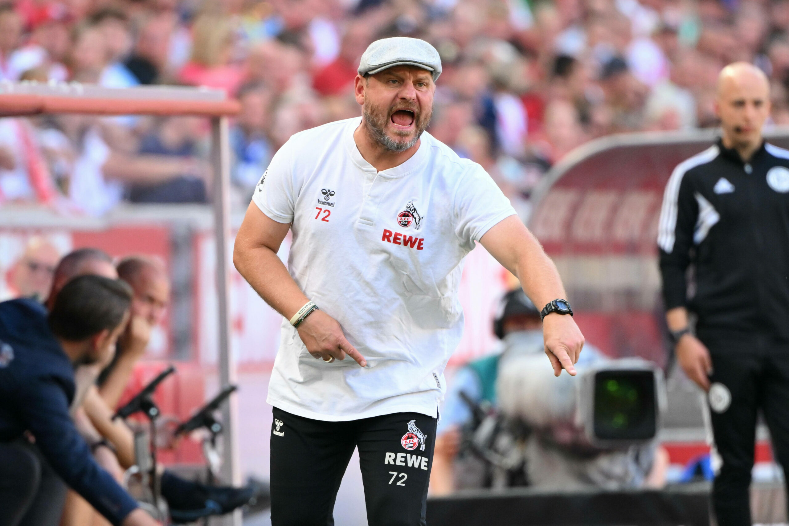 Köln-Trainer Steffen Baumgart beschwert sich über den öffentlich gemachten Modeste-Transfer.