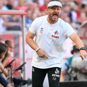 Köln-Trainer Steffen Baumgart beschwert sich über den öffentlich gemachten Modeste-Transfer.