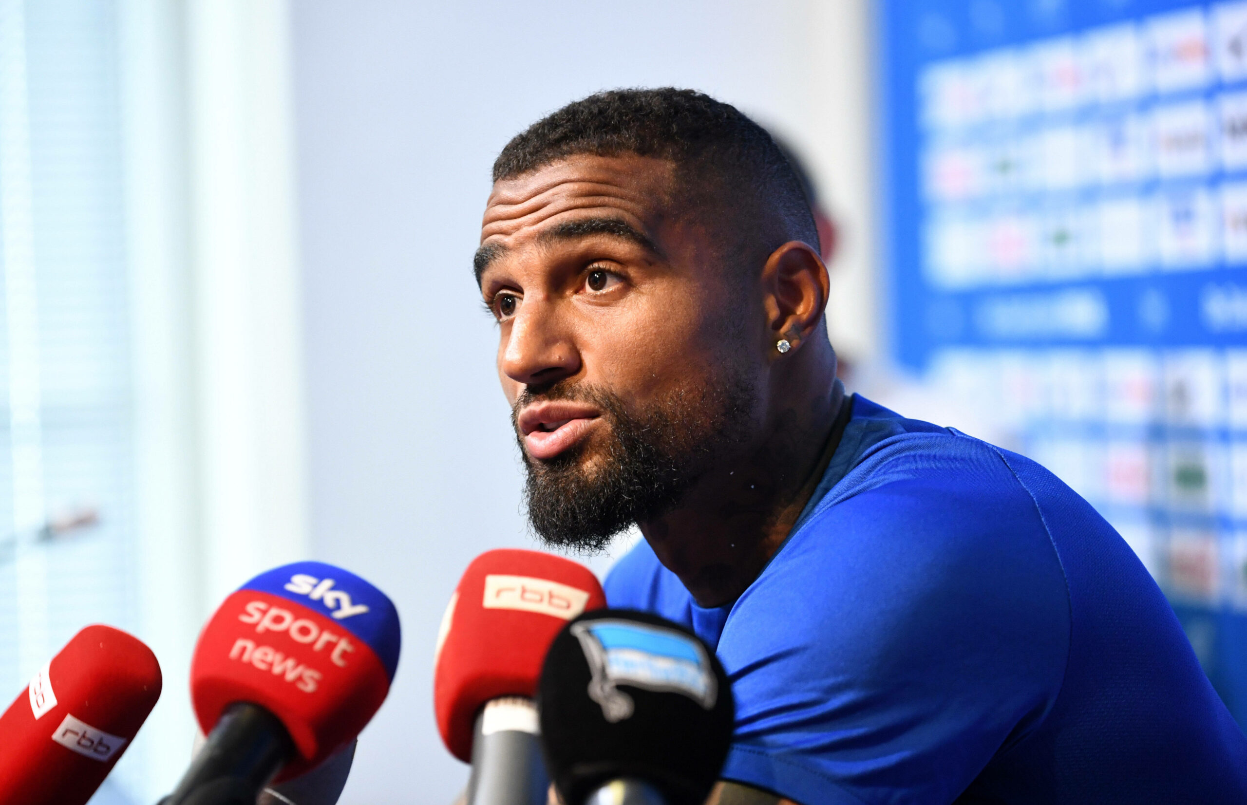 Kevin-Prince Boateng hat bei der Hertha um ein weiteres Jahr verlängert.