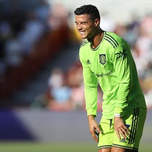 Cristiano Ronaldo verzieht das Gesicht.