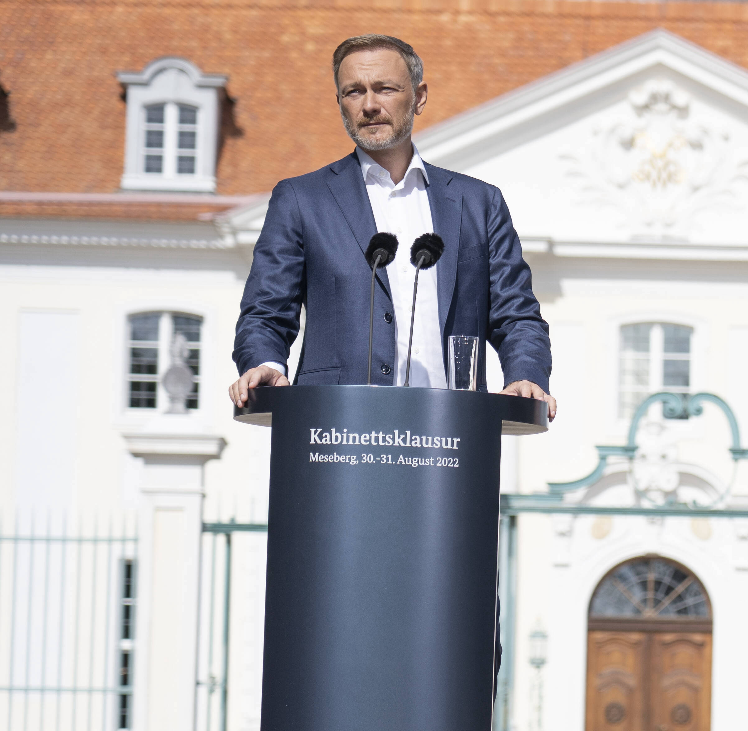 Bundeswirtschaftsminister Christian Lindner (FDP) nach der Ampeltagung auf Schloss Meseberg.