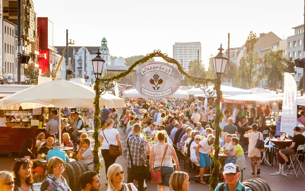Das Winzerfest St. Pauli findet auf dem Spielbudenplatz statt.