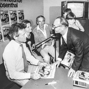 Autogrammstunde mit Showmaster Hans Rosenthal