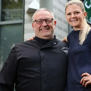 „Casse-Croûte“-Geschäftsführerin Nina Strathmann mit Restaurantleiter Haggy