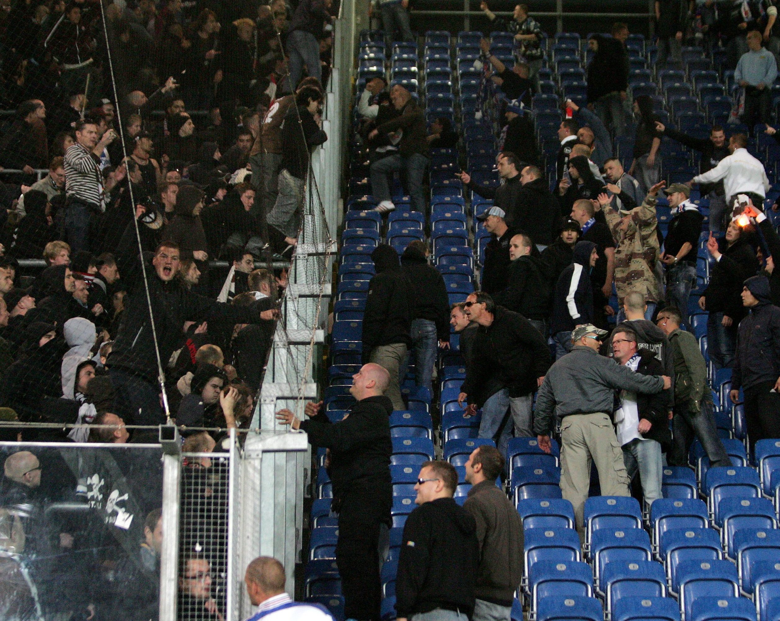 Anno 2008 gingen Fans beider Lager im Stadion aufeinander los.