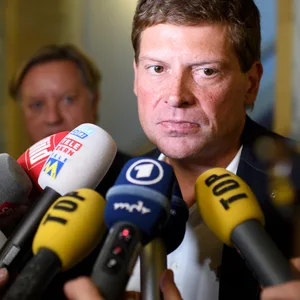 Der ehemalige deutsche Radrennfahrer Jan Ullrich spricht im Rathaus in Weinfelden (Schweiz) nach einer Gerichtsverhandlung.