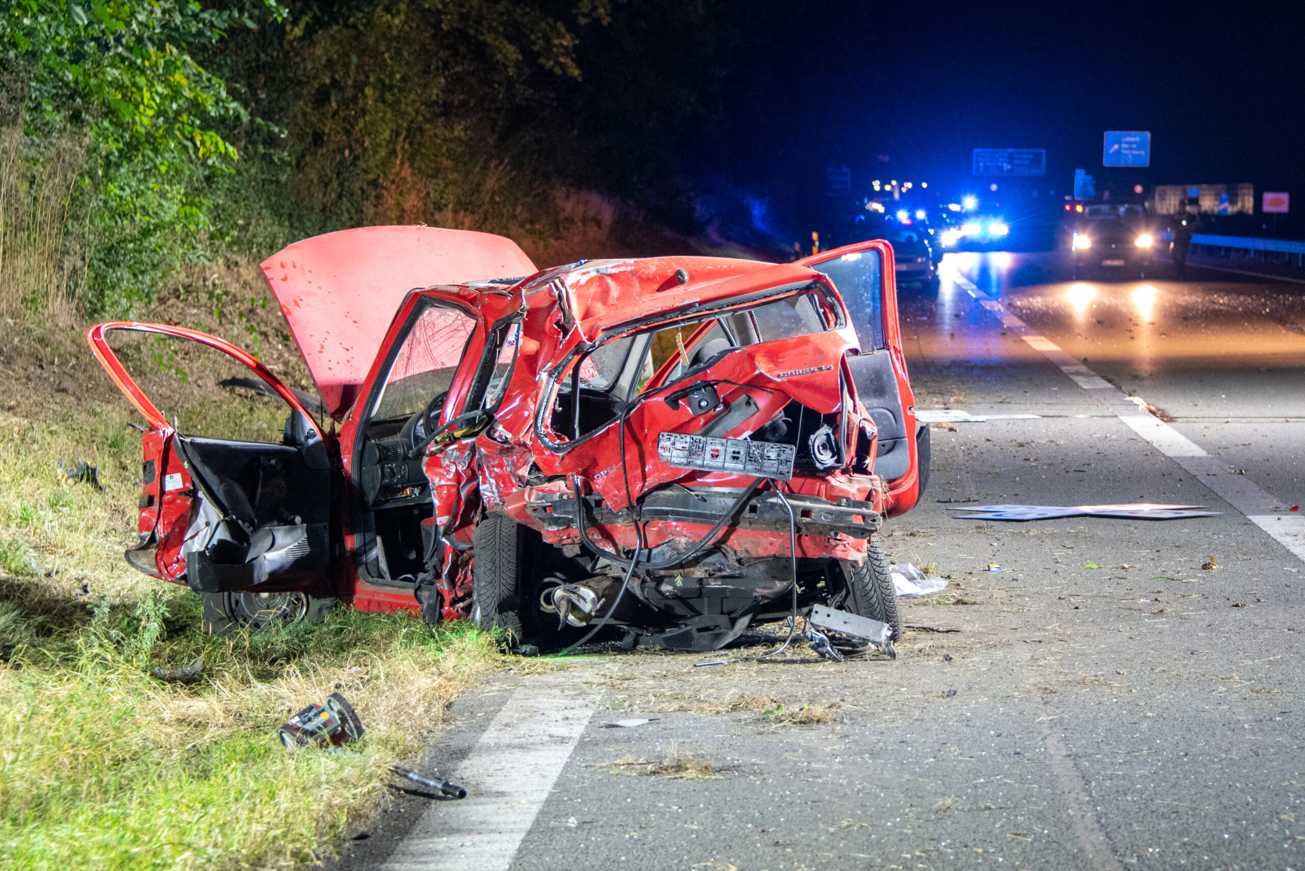 Unfall auf Autobahn bei Hamburg – dreo Schwerverletzte
