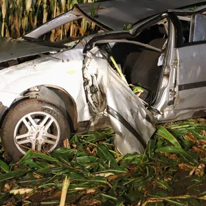 Schwerer Unfall im Norde: Auto überschlägt sich – Fahrer wird herausgeschleudert und stirbt