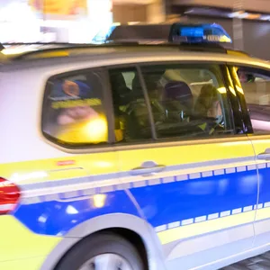 Am Hauptbahnhof: Mann mit Messer raubt Brötchenlieferanten aus