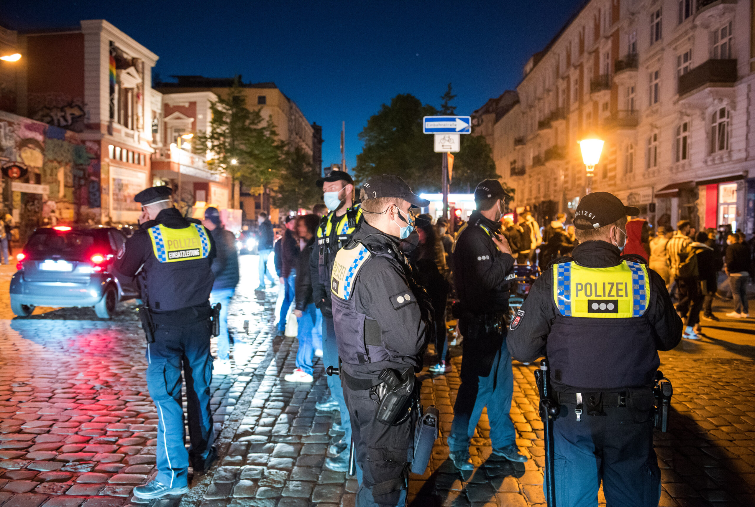 Die Polizeipräsenz auf Hamburgs Straßen soll verstärkt werden (Archivbild).