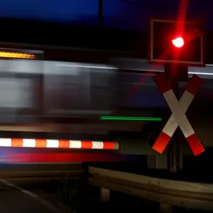 Ein Betrunkener bremste einen Regionalzug aus, stieg dann in den Waggon und schlief ein (Symbolfoto).