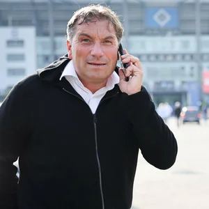 Bei Anruf Wüstefeld: Der HSV-Vorstand kämpft um HSV-Millionen.