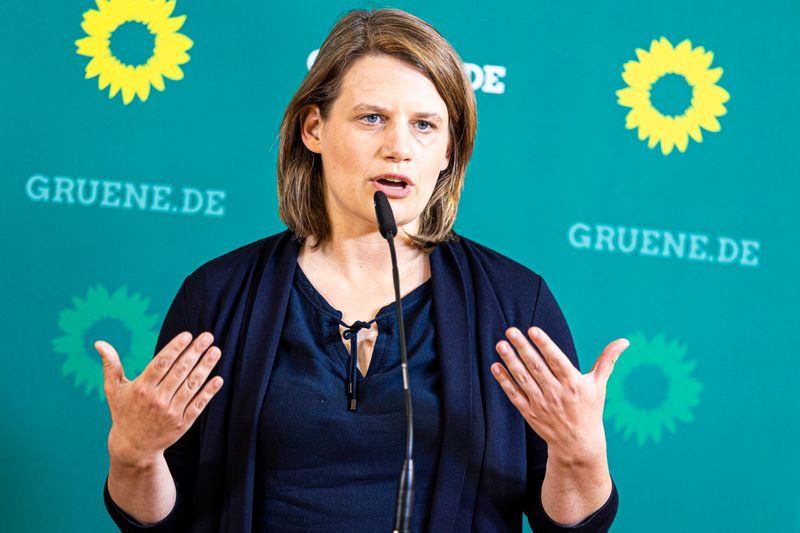 Julia Willie Hamburg, Spitzenkandidatin von Bündnis 90/Die Grünen für die Landtagswahl in Niedersachsen, spricht auf einer Pressekonferenz