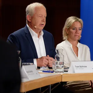 Tom Buhrow, aktueller ARD-Vorsitzender und WDR-Intendant, Christine Strobl, ARD-Programmdirektorin, Yvette Gerner, Intendantin von Radio Bremen, und Kai Gniffke, SWR-Intendant und zukünftiger ARD-Vorsitzender, nehmen an einem Pressegespräch teil.